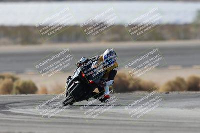 media/Nov-16-2025-Race Pace (Sun) [[8c5fa54630]]/Non Verified Riders (1st 20 Minutes)/1-Turn 14 (10am)/